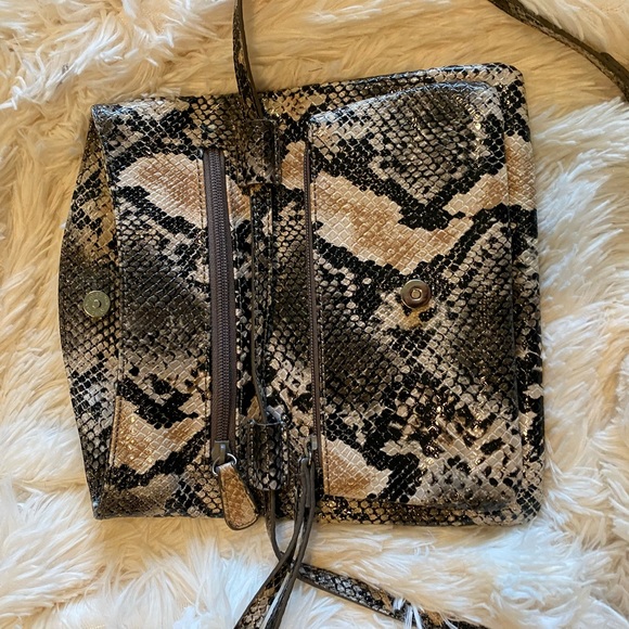 Nine West Small Faux Snakeskin Crossbody Clutch Wristlet - Picture 4 of 4